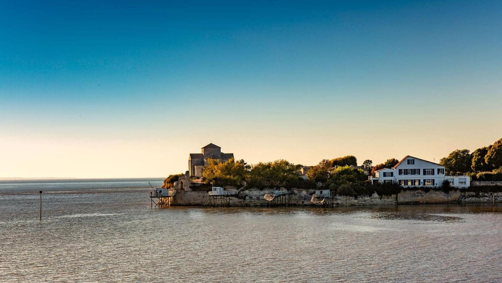 Bed and Breakfast Arts & Passion Mirambeau  Esterno foto
