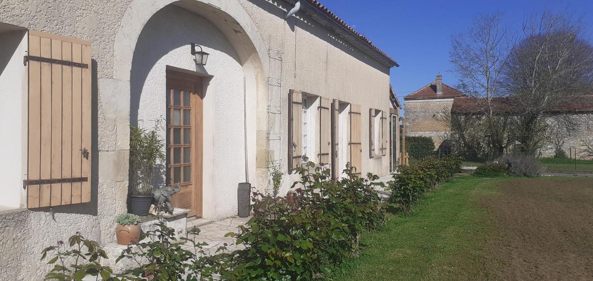 Bed and Breakfast Arts & Passion Mirambeau  Esterno foto