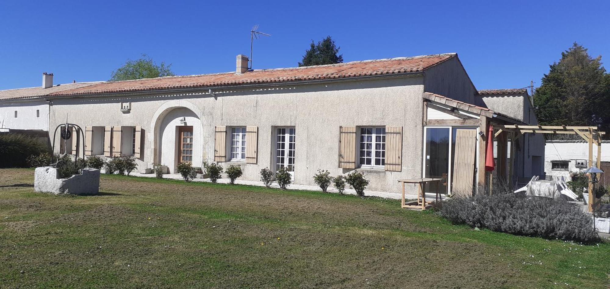 Bed and Breakfast Arts & Passion Mirambeau  Esterno foto